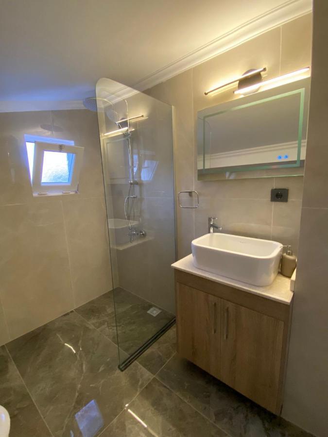 Shared Pool Flat Located 3 Min To Beach In Kalkan 아파트 외부 사진